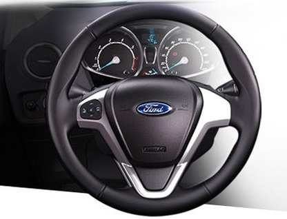 Thiết kế vô-lăng xe Ford Fiesta 2014.